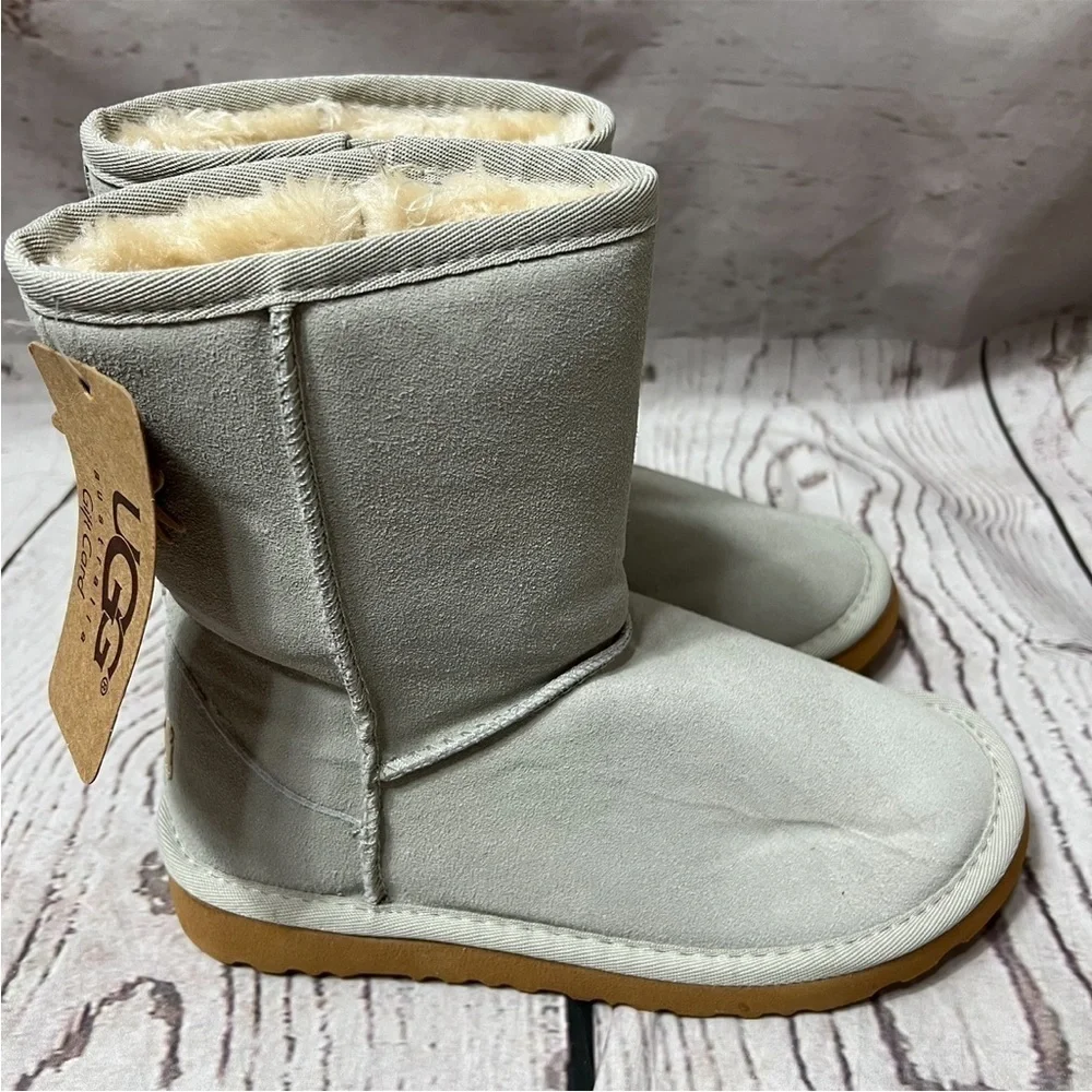 Nwt Ugg Classic Short Ii Boots